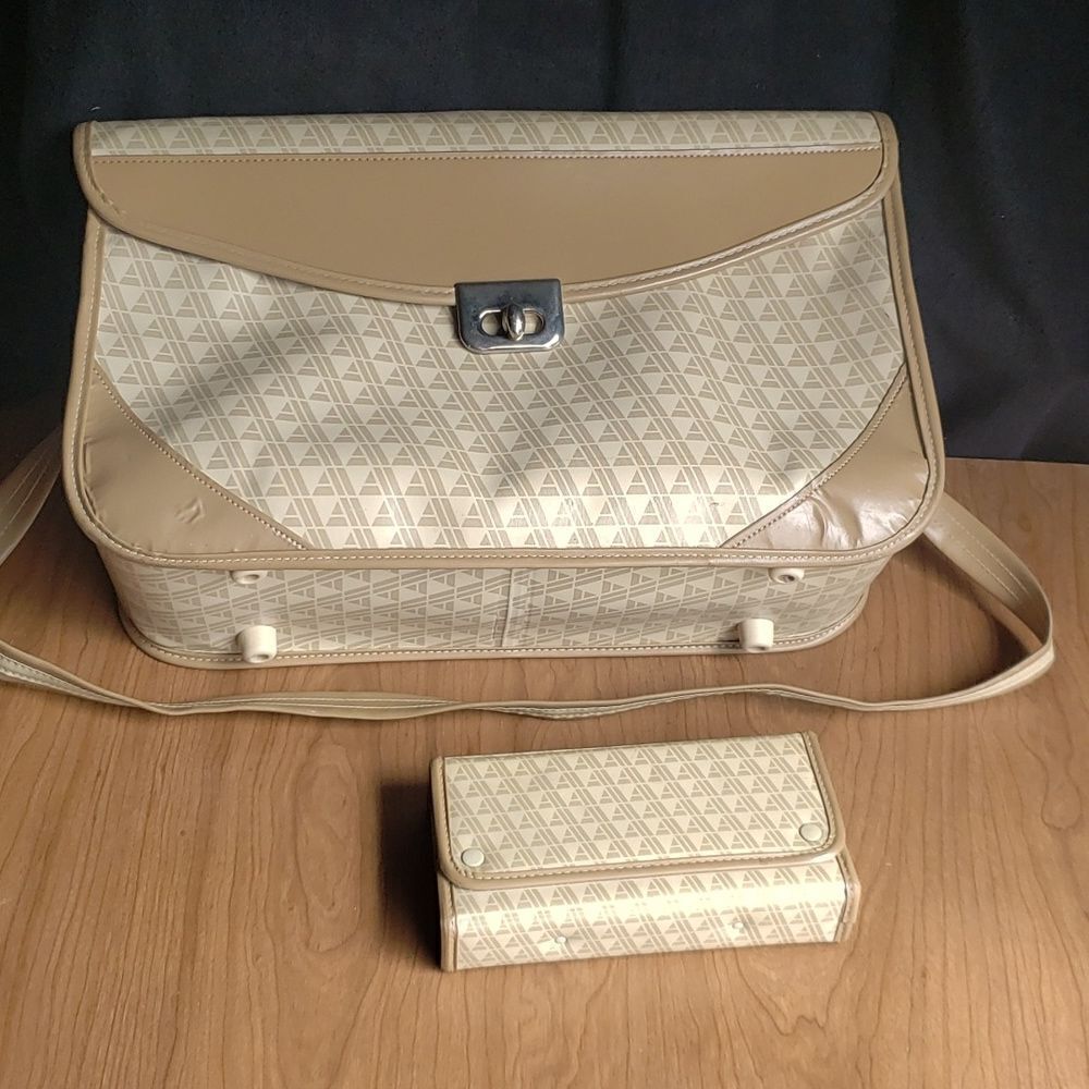 Vintage 1970s Large Vinyl Avon Rep Demo Sample Bag Satchel with Nail Enamel Case